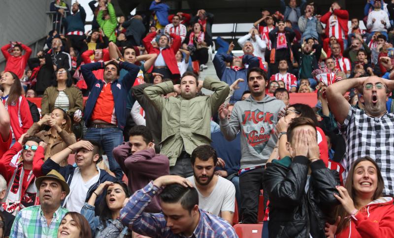 ¿Estuviste en el Sporting - Sevilla? ¡Búscate! (1)