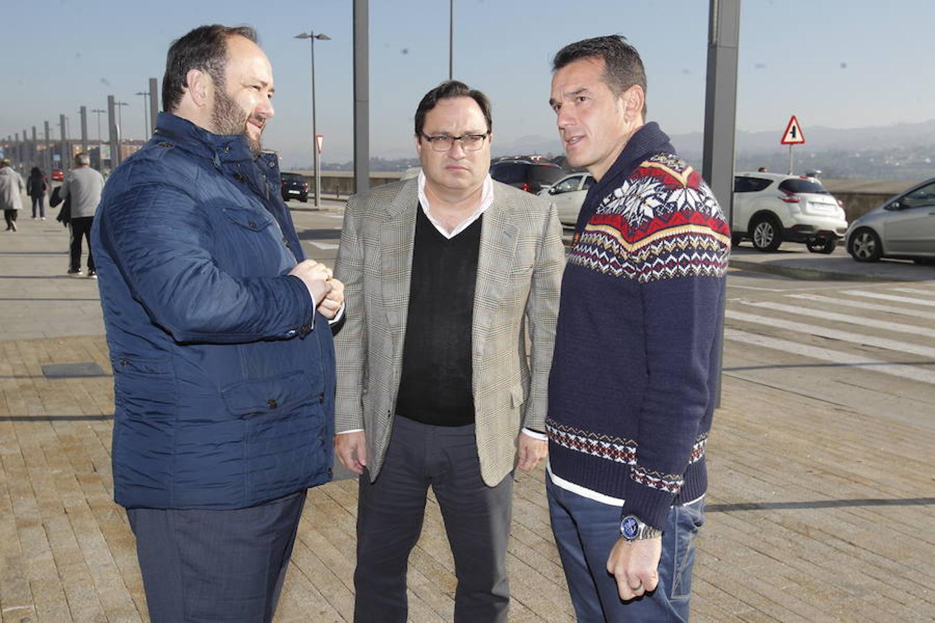 El Sporting y el Oviedo brindan por la Navidad