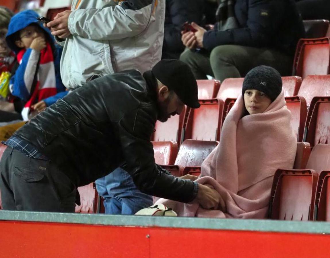 ¿Estuviste en el Sporting - Eibar? ¡Búscate en la Mareona! (2)