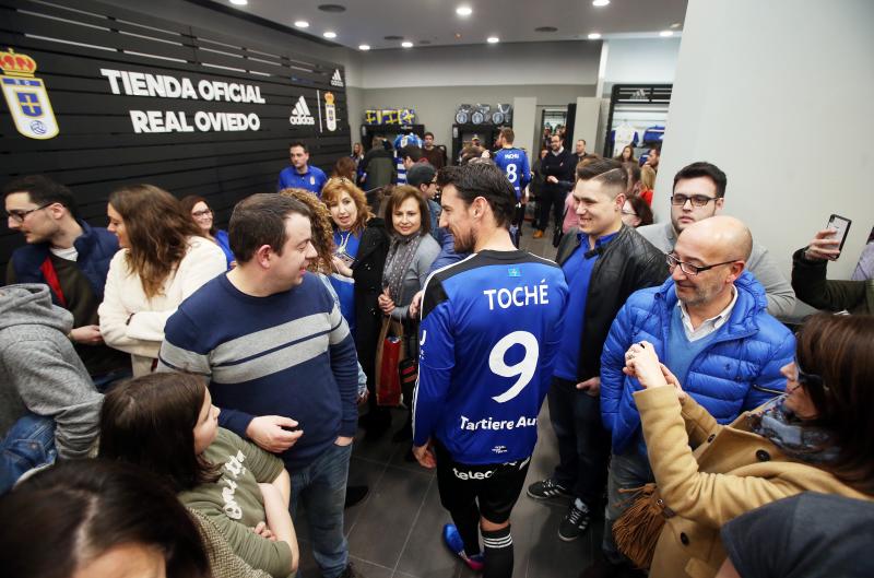 El Real Oviedo pone a la venta la camiseta de su 91 aniversario
