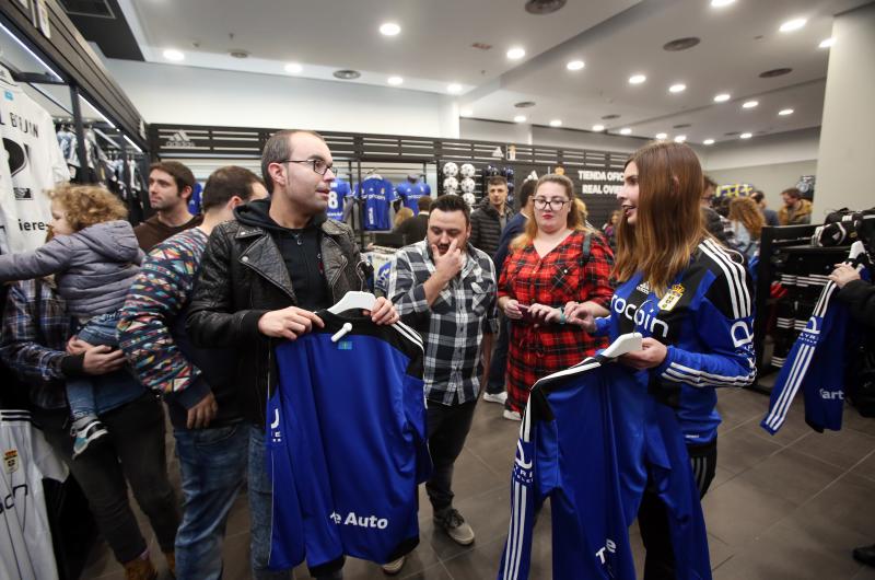 El Real Oviedo pone a la venta la camiseta de su 91 aniversario