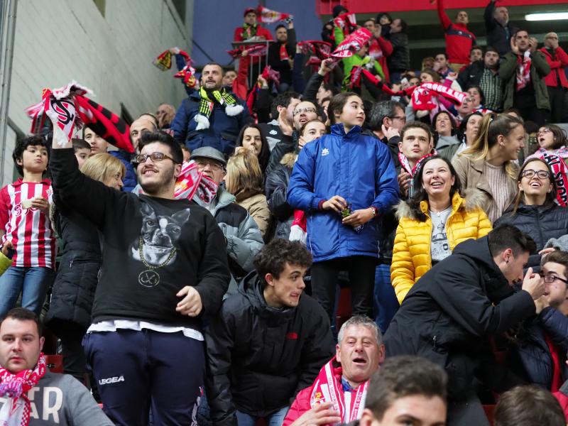 ¿Estuviste en el Sporting-Granada? ¡Búscate! (I)