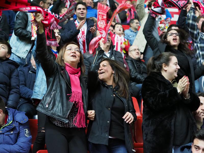 ¿Estuviste en el Sporting-Granada? ¡Búscate! (I)