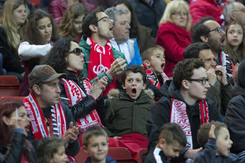 ¿Estuviste en el Sporting-Granada? ¡Búscate! (I)