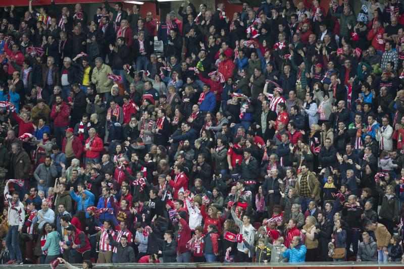 ¿Estuviste en el Sporting-Granada? ¡Búscate! (I)