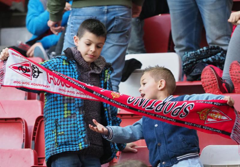 ¿Estuviste en el Sporting-Granada? ¡Búscate! (I)