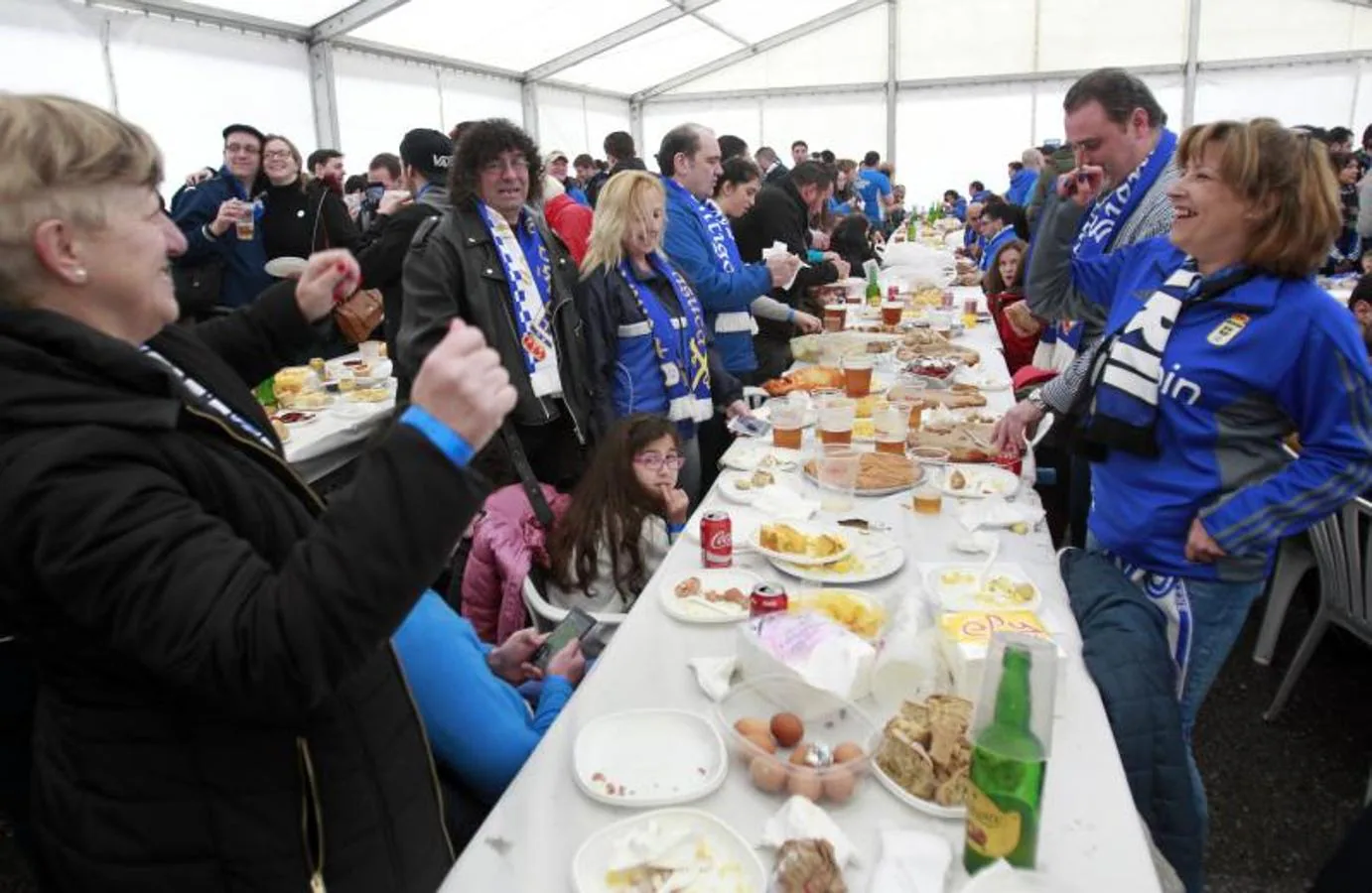 Las peñas azules celebran el 91 aniversario del Real Oviedo