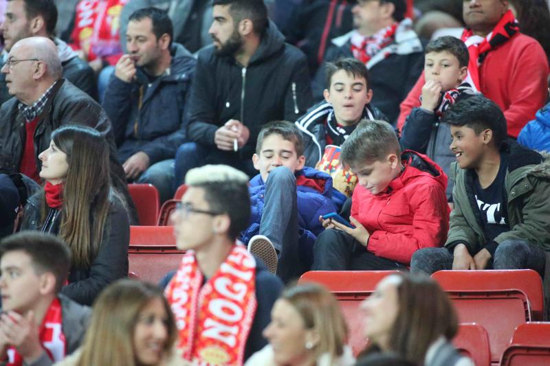 ¿Estuviste en el Sporting - Málaga? ¡Búscate! (2)