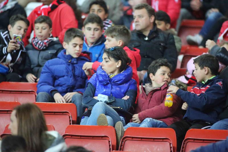 ¿Estuviste en el Sporting - Málaga? ¡Búscate! (2)