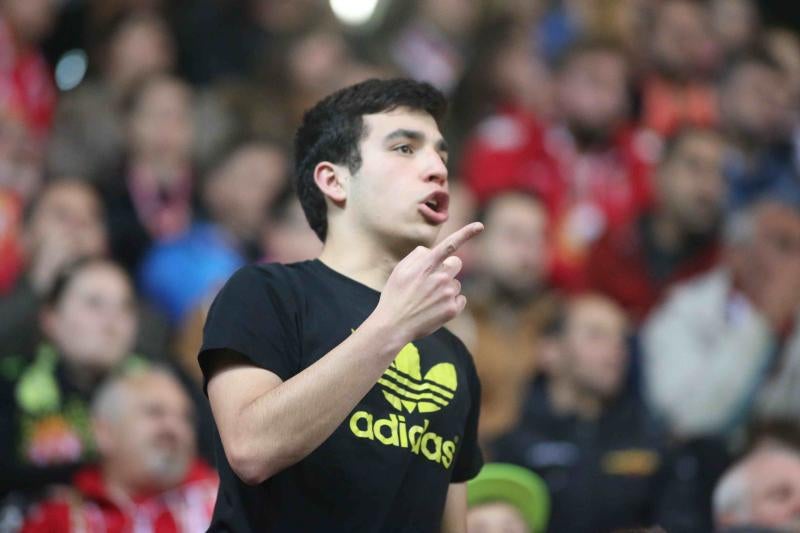 ¿Estuviste en el Sporting - Málaga? ¡Búscate! (2)