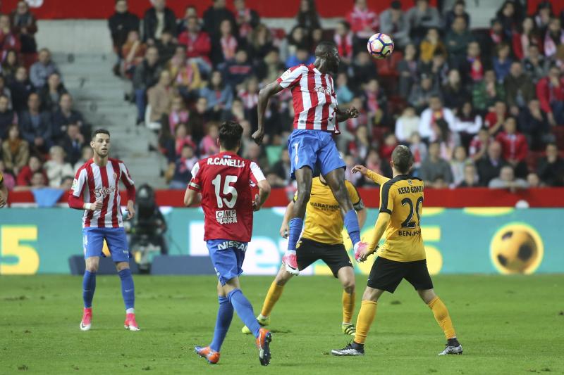 El Sporting - Málaga (0-1), en imágenes