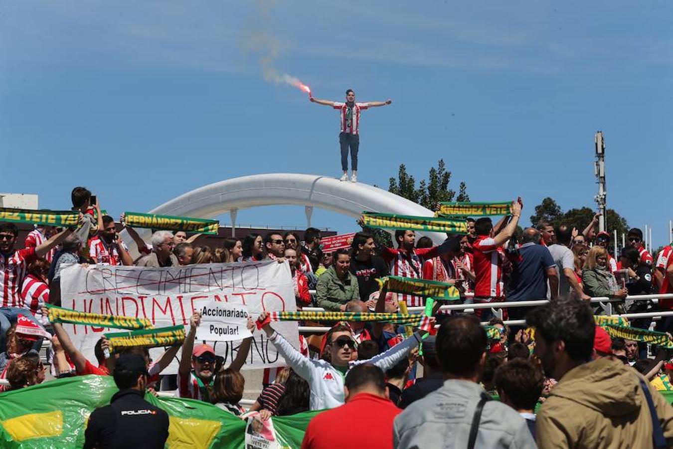 La afición del Sporting se concentra en el último encuentro de Liga del Sproting