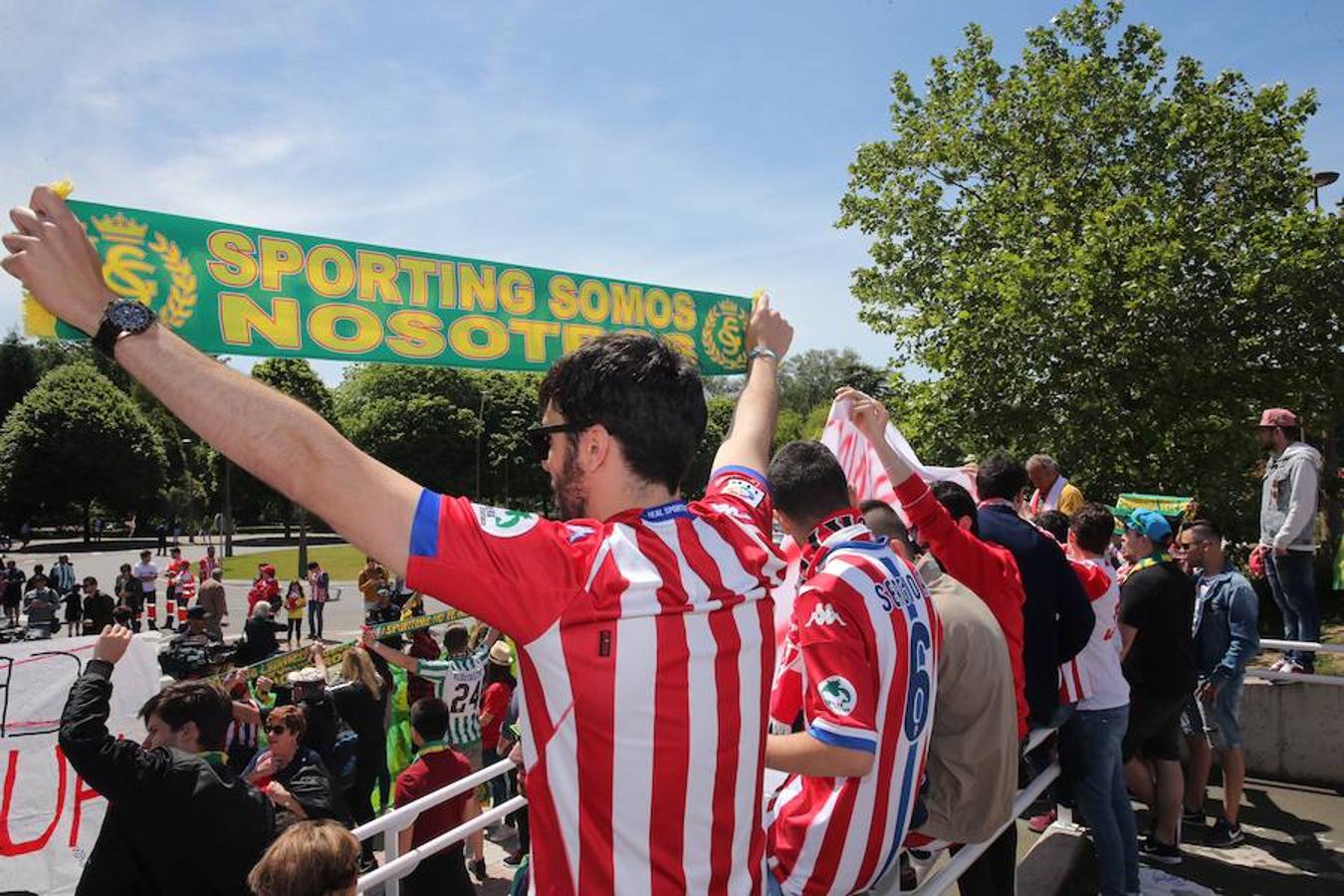 La afición del Sporting se concentra en el último encuentro de Liga del Sproting