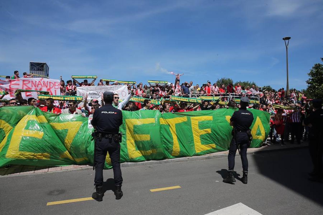 La afición del Sporting se concentra en el último encuentro de Liga del Sproting