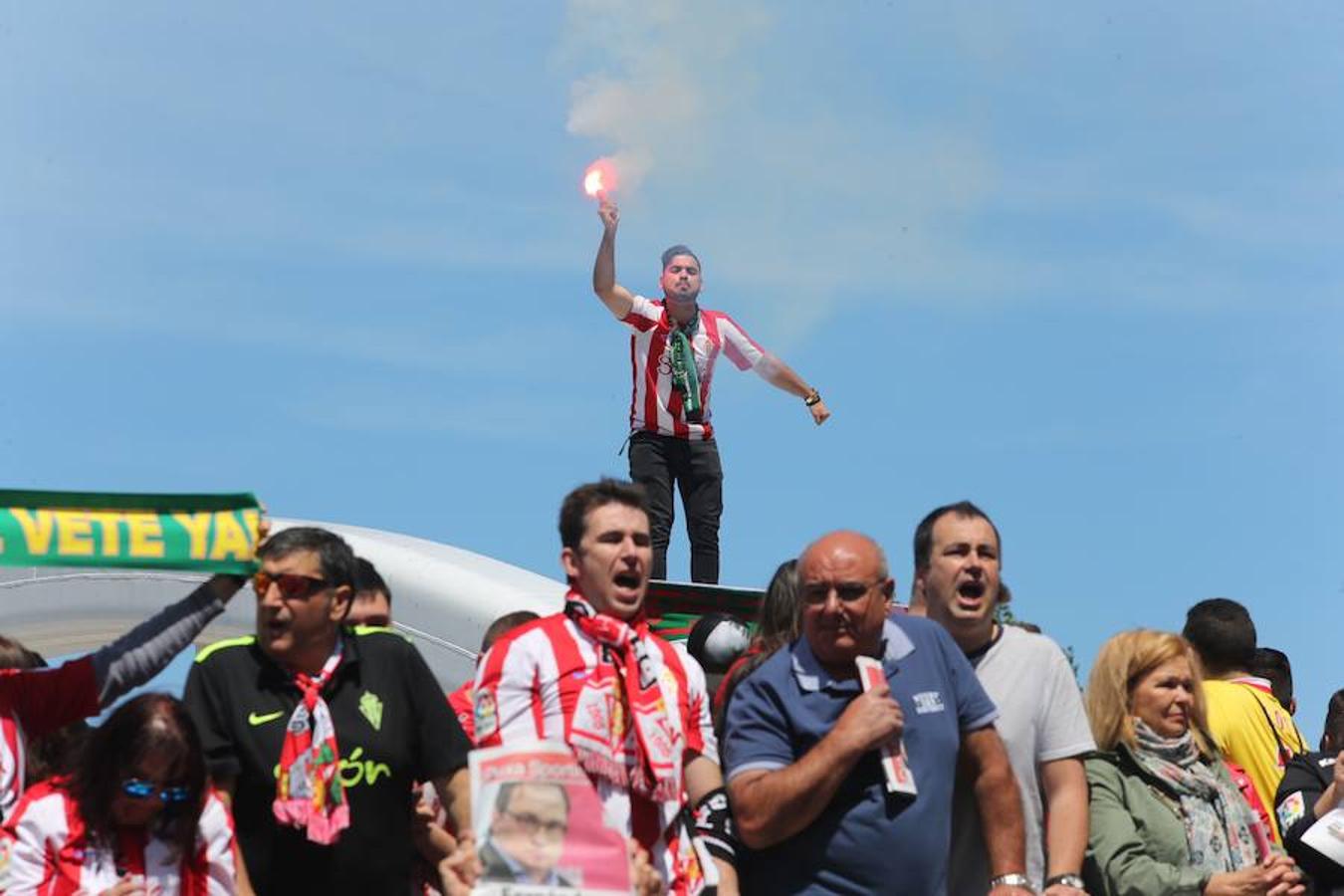 La afición del Sporting se concentra en el último encuentro de Liga del Sproting
