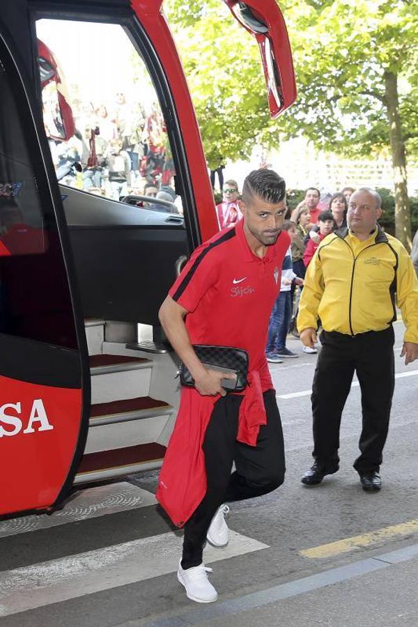 La afición del Sporting se concentra en el último encuentro de Liga del Sproting