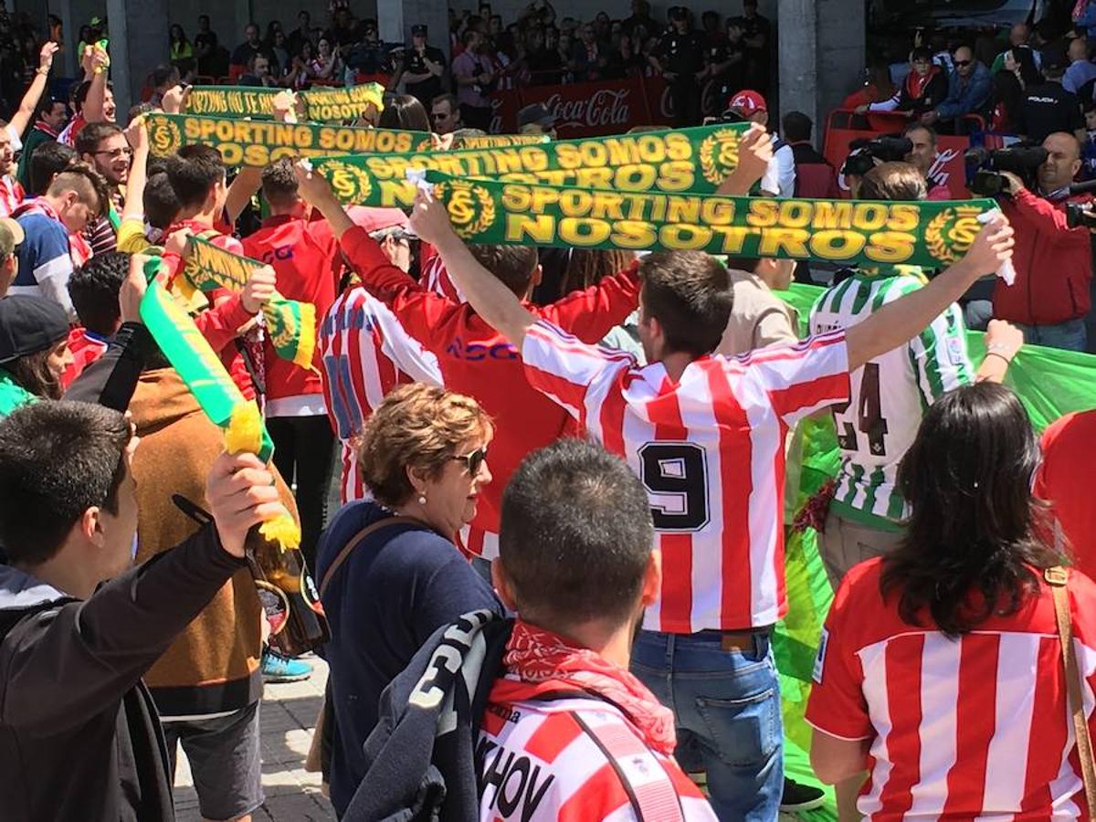 La afición del Sporting se concentra en el último encuentro de Liga del Sproting
