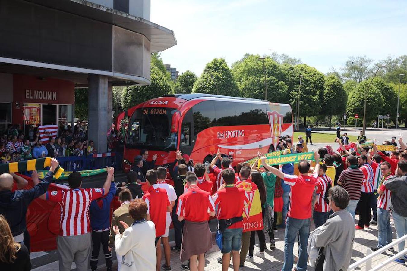 La afición del Sporting se concentra en el último encuentro de Liga del Sproting