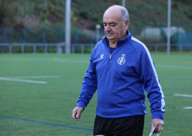 Real Avilés | «El equipo ha entrenado muy bien y soy optimista para ganar al Roces»