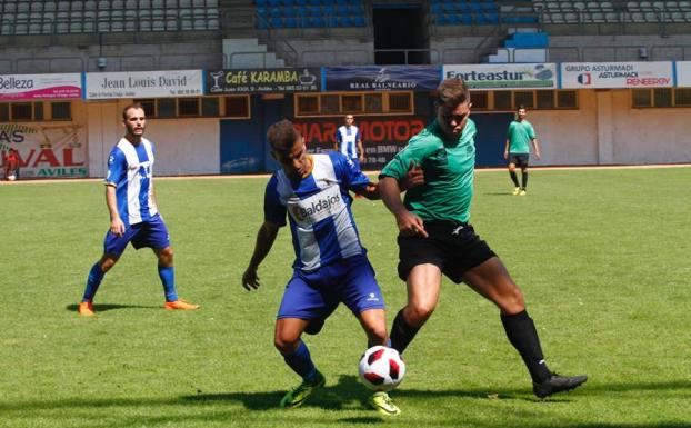 Un gol de Marcos, de penalti, decide ante el Universidad