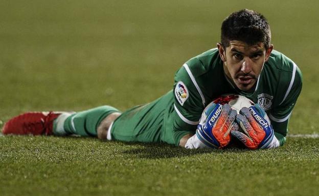 El Real Oviedo apuntala su portería con Nereo Champagne