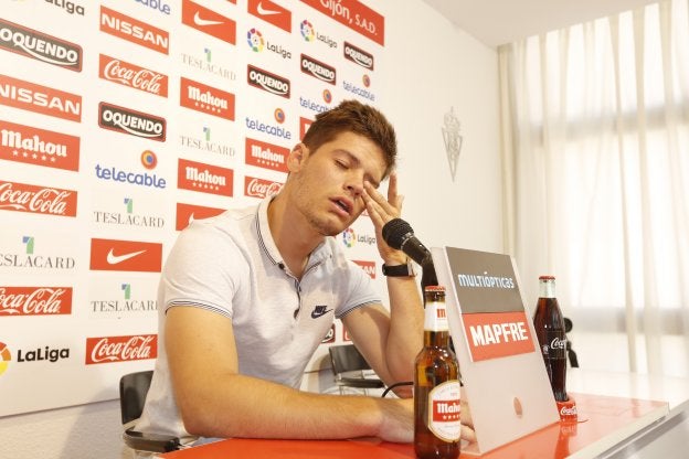 Meré se despide del Sporting entre lágrimas y su destino apunta a Málaga