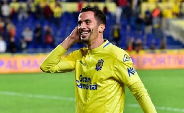 El Sporting cierra el fichaje de Hernán Santana