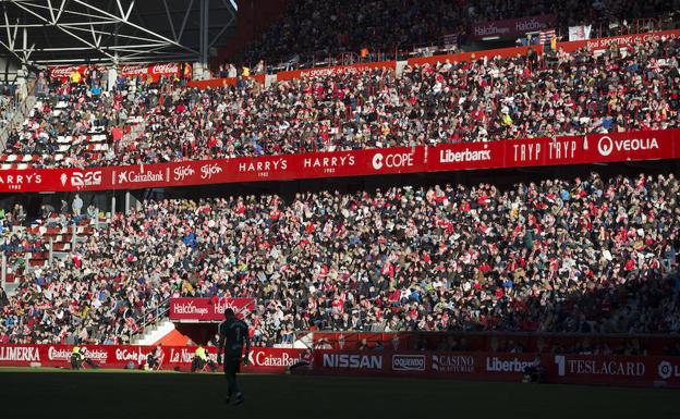 La Liga pide a Antiviolencia que estudie los cánticos racistas en El Molinón