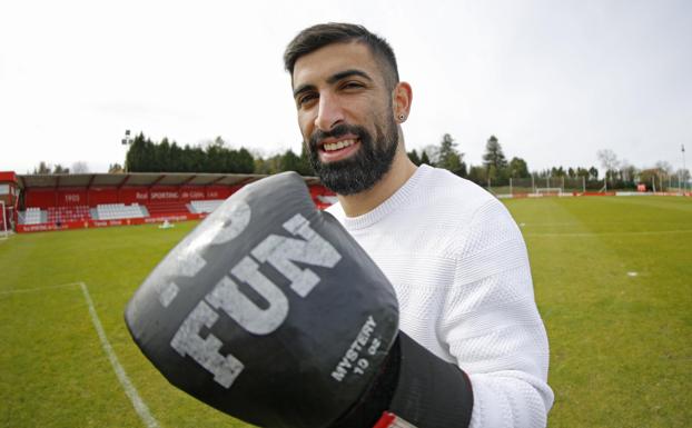 Michael Santos: «Mi próximo gol será para Quini; se lo merece porque era igual con todos»