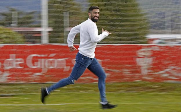 Michael Santos: «Me picó en el orgullo perder contra el Real Oviedo en el Tartiere»