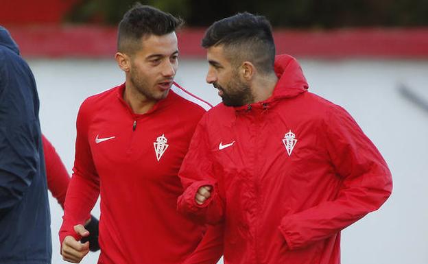 Jony y Santos no se entrenan con el grupo