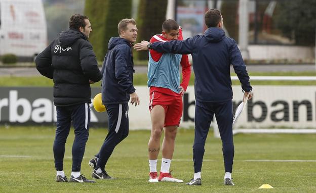 Santos y Jony trabajan al margen del grupo