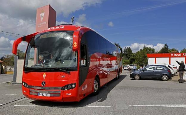 El autocar del Sporting, parado en Cantabria durante una hora por una avería