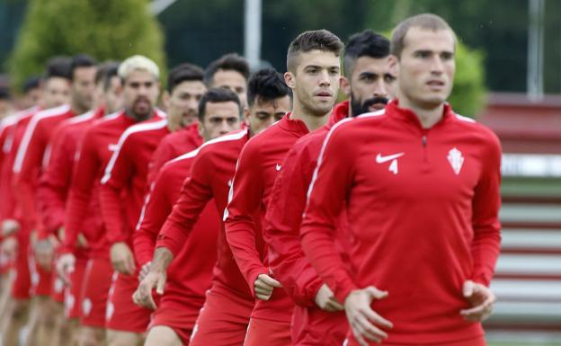 El Sporting juega a dos bandas en Córdoba