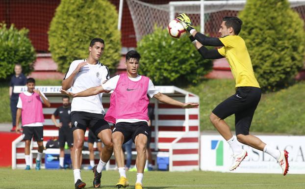 Canella apuesta por «más regularidad» en una Segunda División muy larga