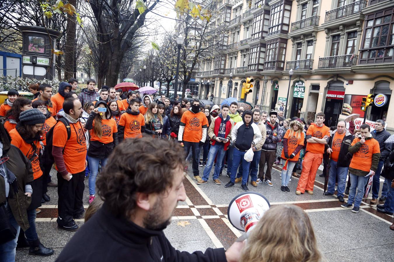 Protesta de los trabajadores de Burger King en Gijón