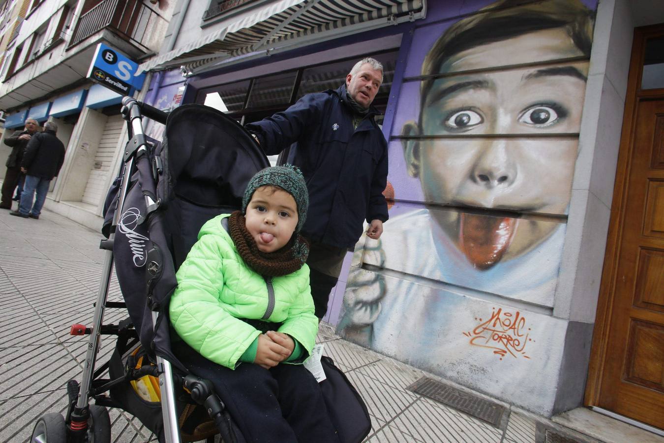 Mi puerta es un grafiti