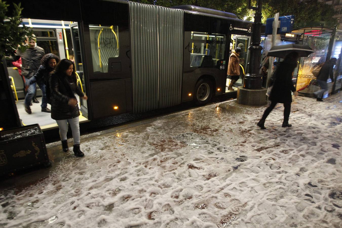 Sábado de granizo y viento en Oviedo