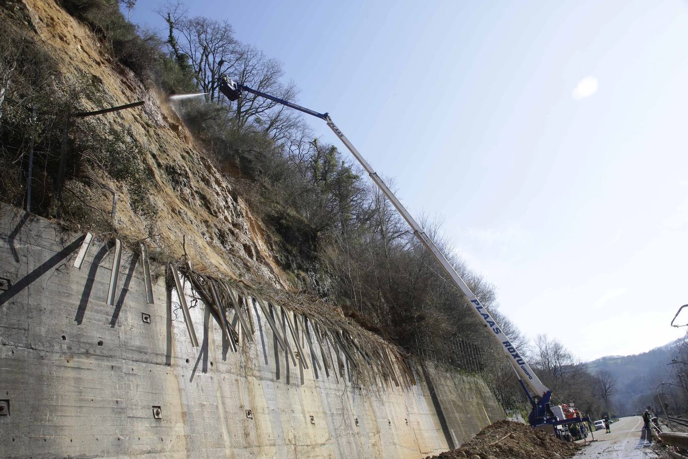 A chorro limpio para asegurar la ladera de la N-634