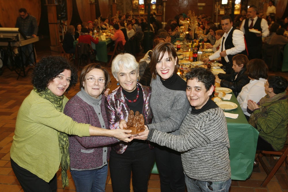 Gijón celebra la noche de Comadres