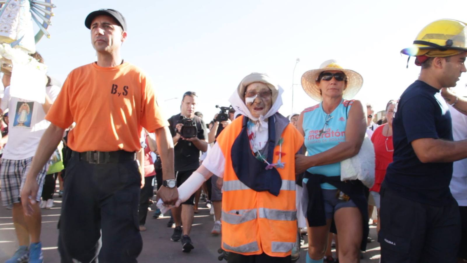 La historia de Emma, la mujer de 91 años que camina 1.000 kilómetros