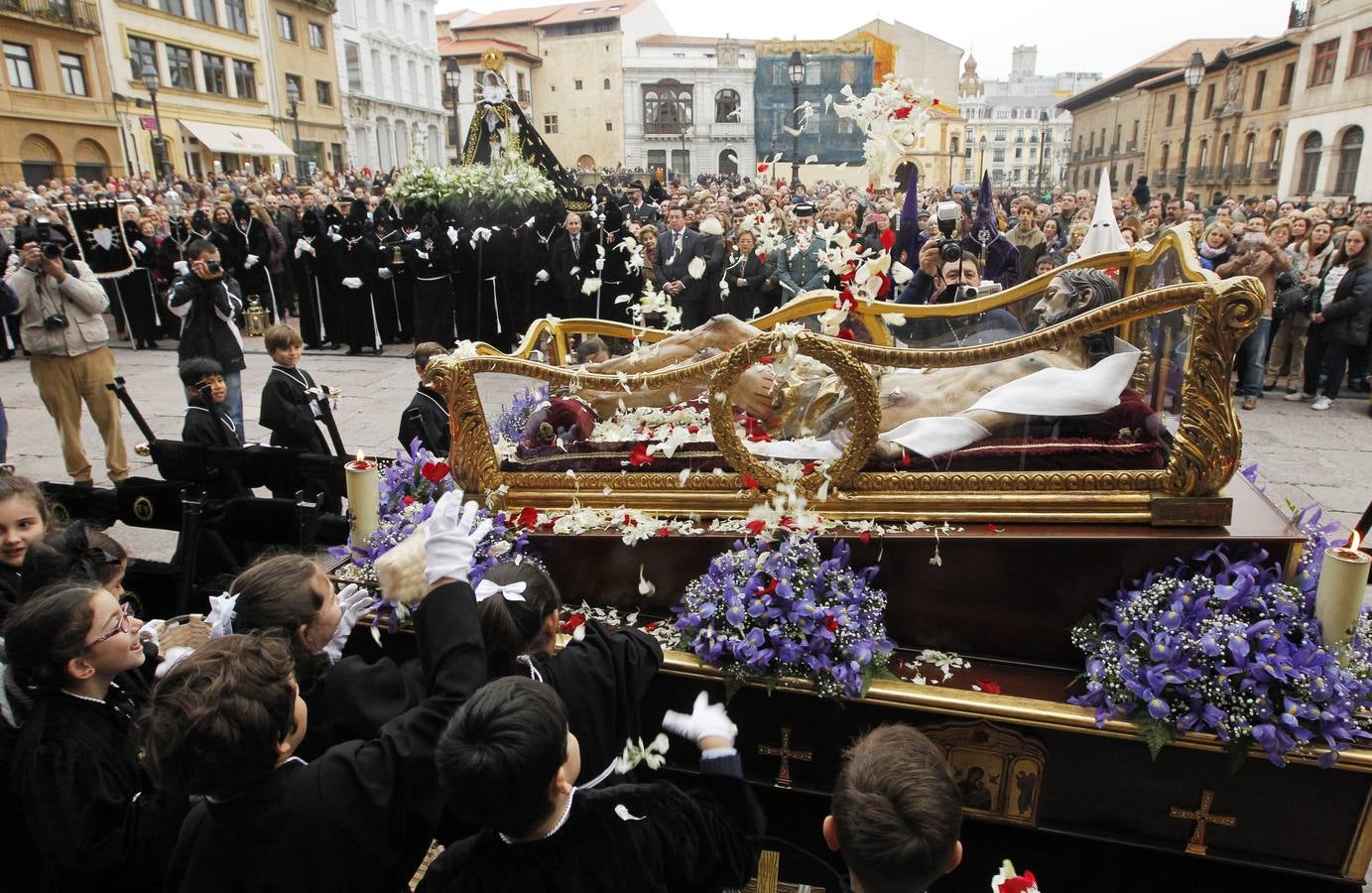 Procesión del Santo Entierro en Oviedo
