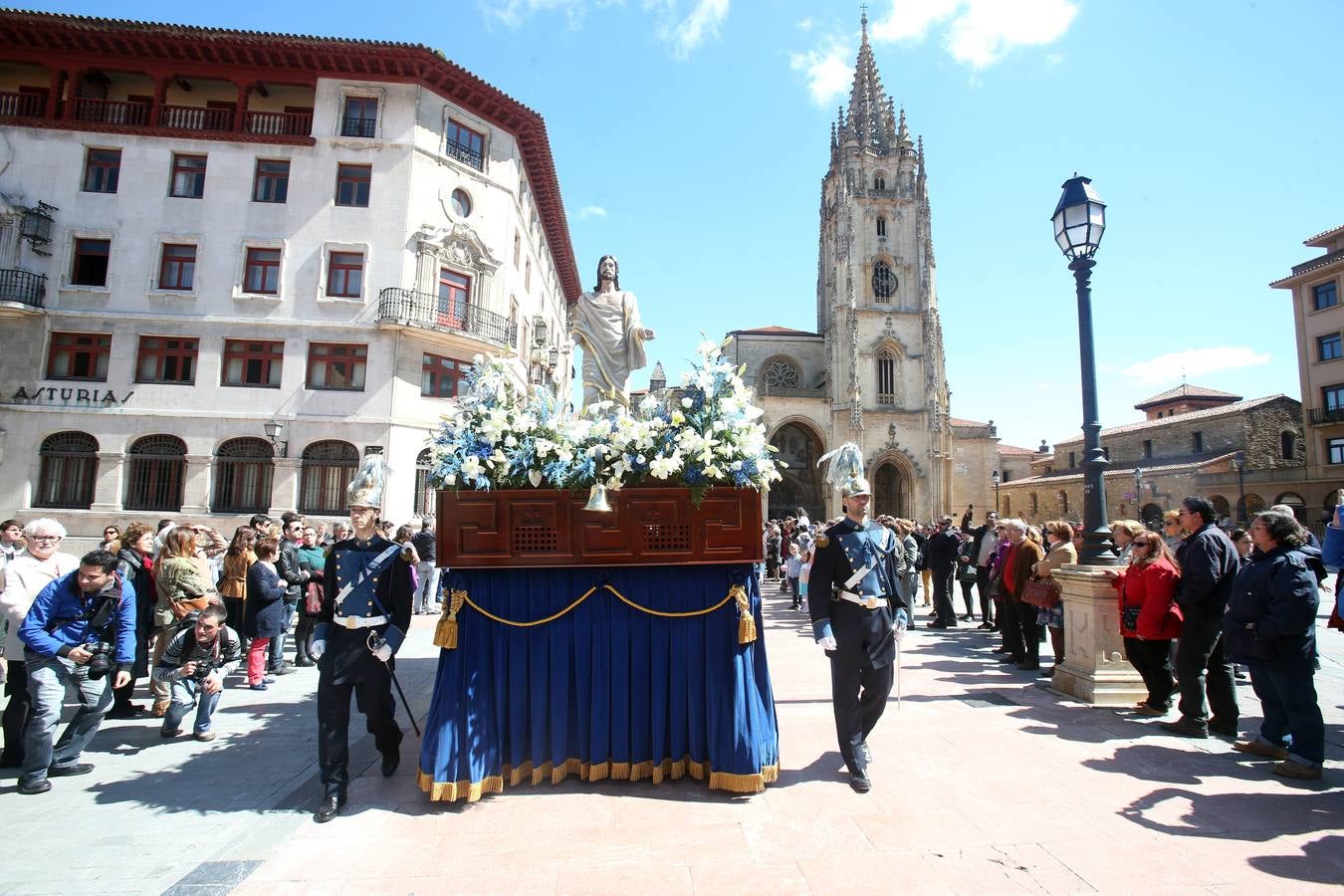 Procesión de la Resurrección en Oviedo