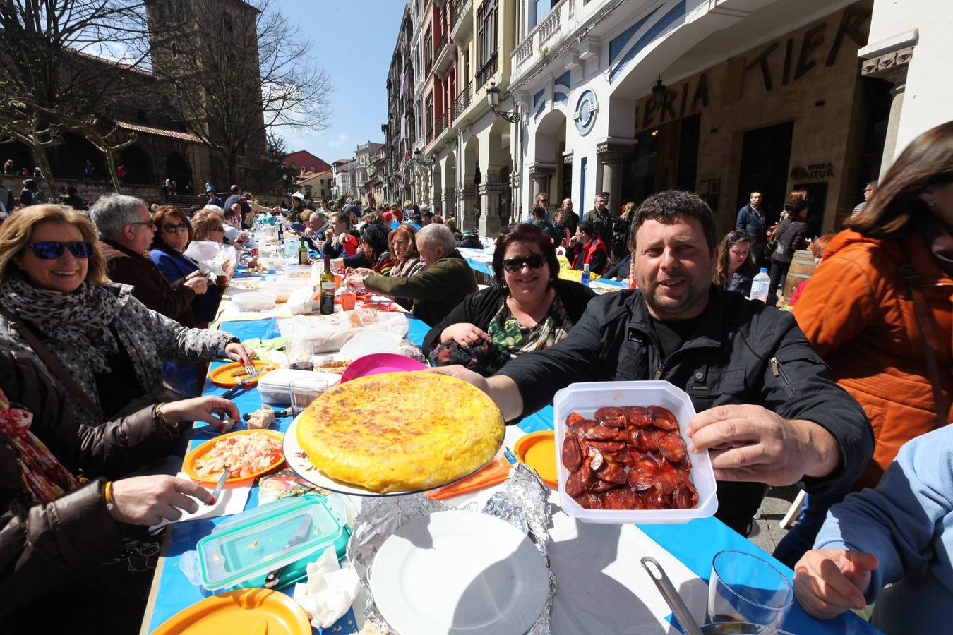 ¿Estuviste en la Comida en la Calle de Avilés? ¡Búscate! - 2