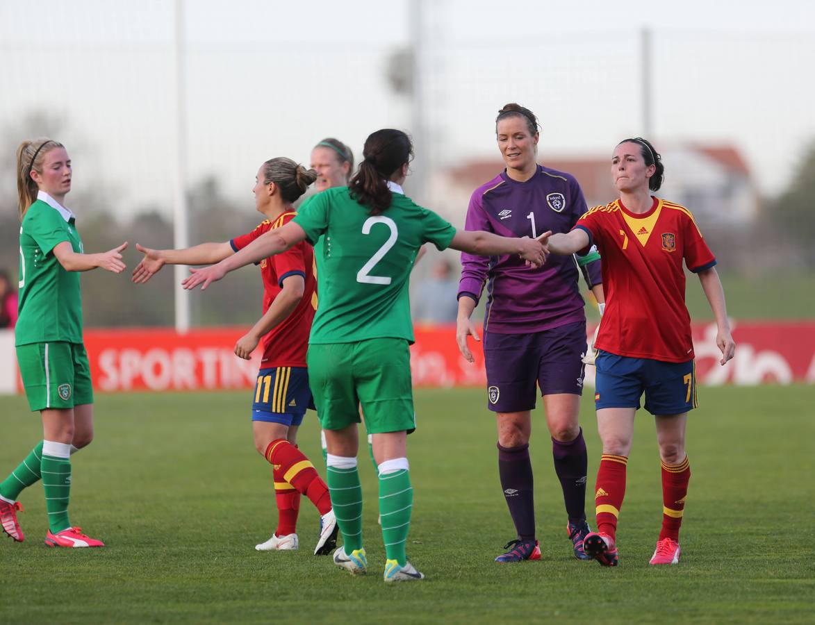 Las chicas de La Roja ganan en Gijón