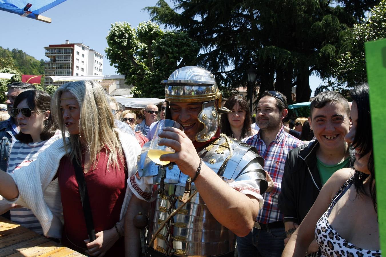 Fiesta del Descorche en El Entrego