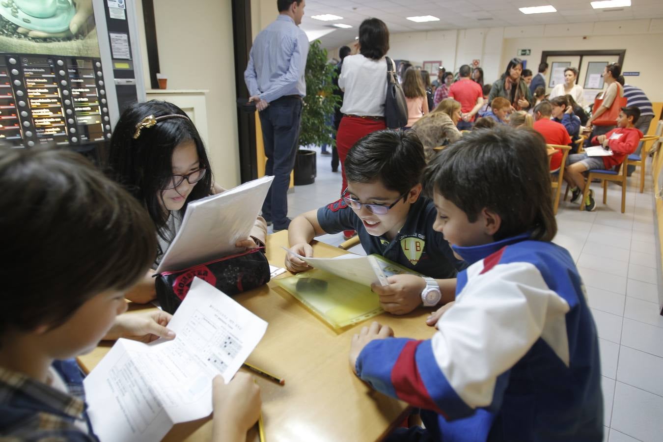 80 niños ponen a prueba su nivel de chino en Oviedo