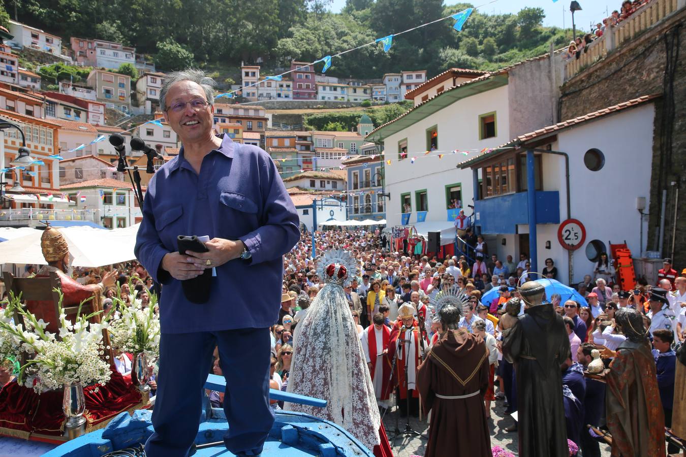 Lleno total en Cudillero para escuchar el sermón de L'Amuravela