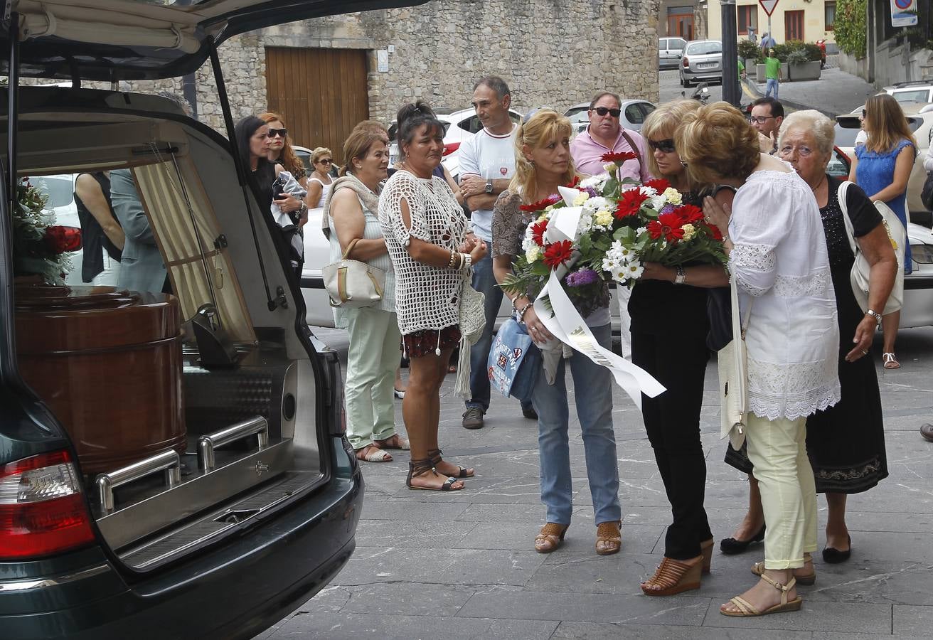 Dolor y rabia en el funeral de Sonia Mitre