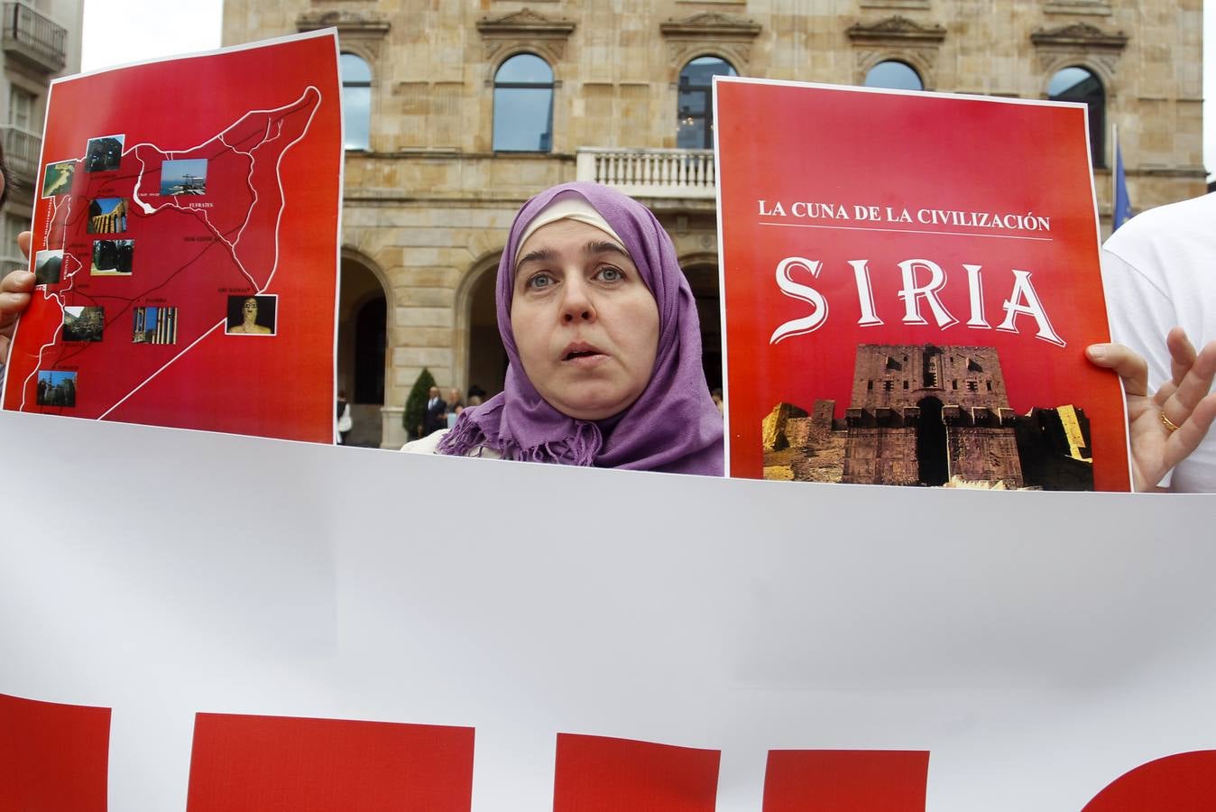 Cientos de personas piden en Gijón acoger a refugiados